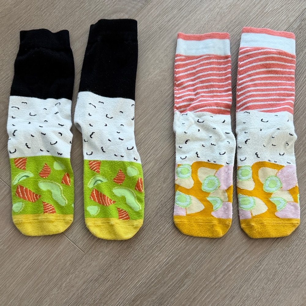 Abstract Patterned Crew Socks - Picture 1 of 3